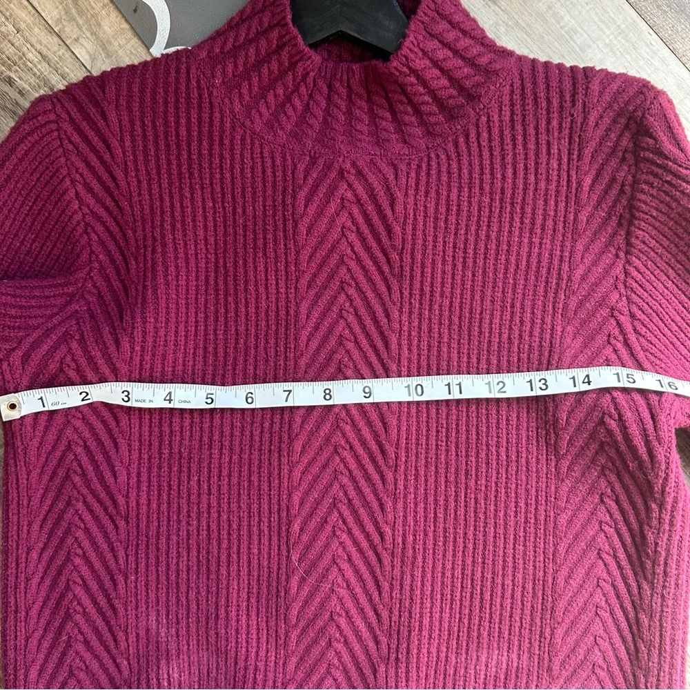 Philosophy Cable Knit Magenta Sweater Women’s Medium.